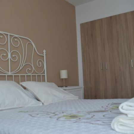 Apartamento Turistico Faro De Luno ซาน บีเซนเต เด ลา บาร์เกรา ภายนอก รูปภาพ